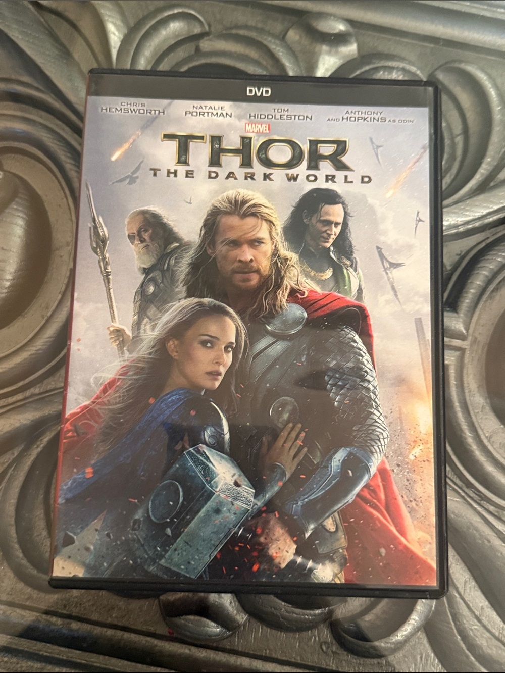 Thor The Dark World DVD Marvel Chris Hemsworth Natalie Portman